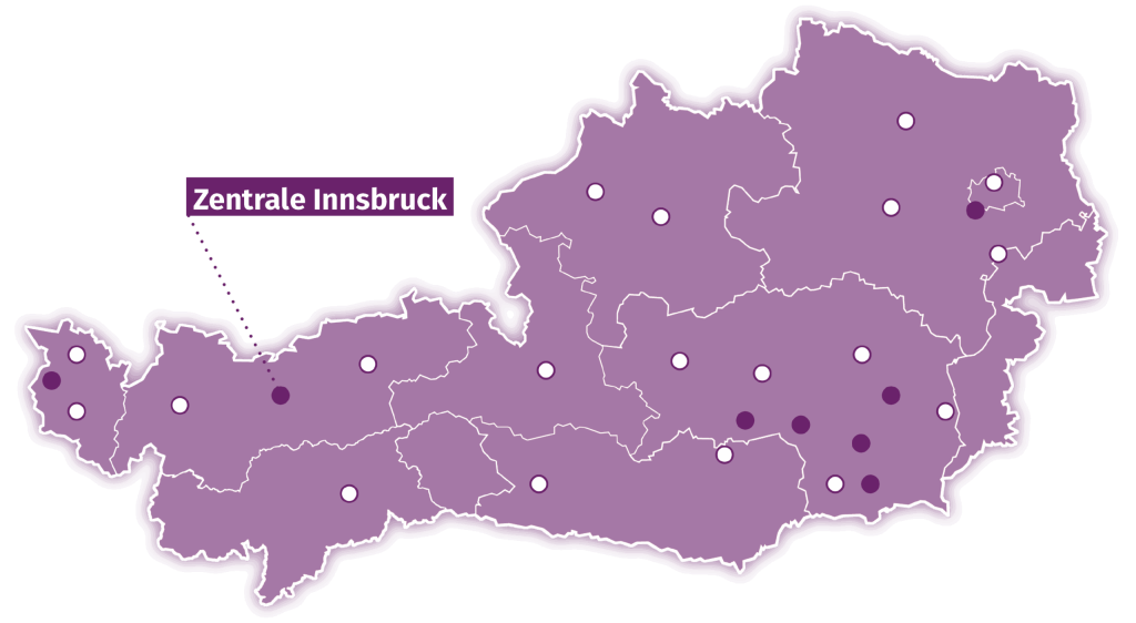 Karte von Österreich in Lila mit regionalen Grenzen, weißen Punkten für Standorte und großem Punkt "Zentrale Innsbruck" im Westen.
